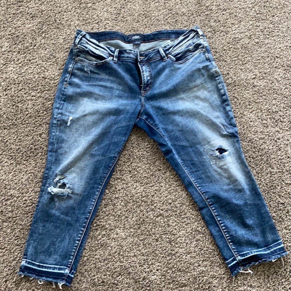Silver Capri’s size 18W/L25